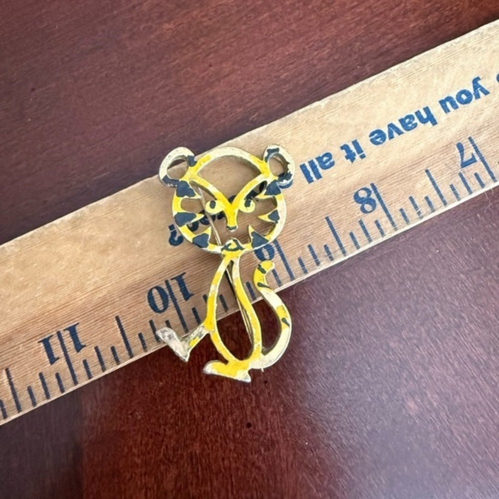 Vintage Tiger brooch
